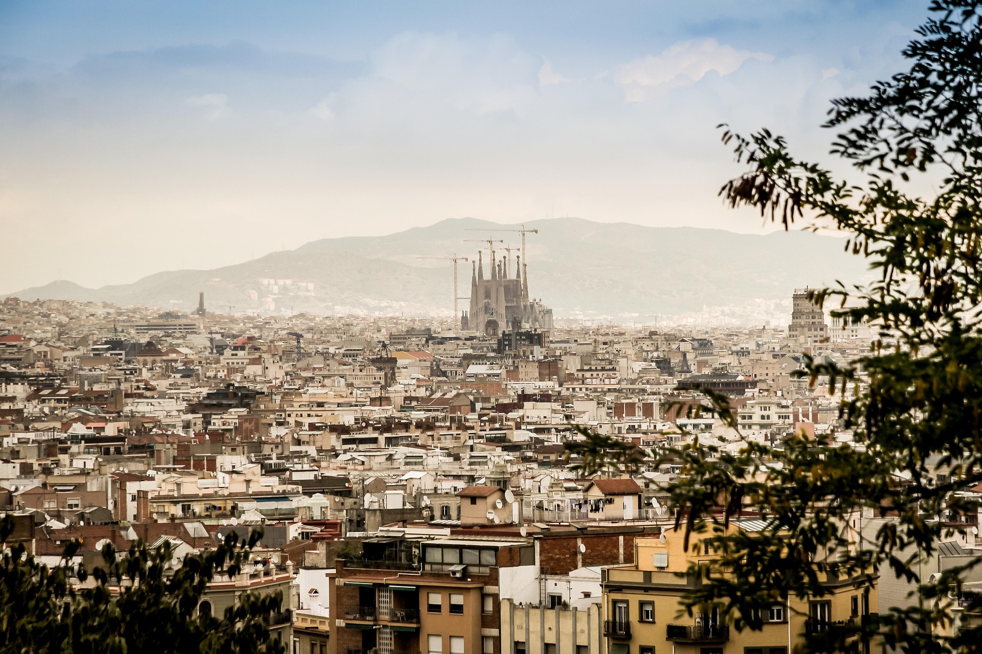 Barcelona to hike tourist tax